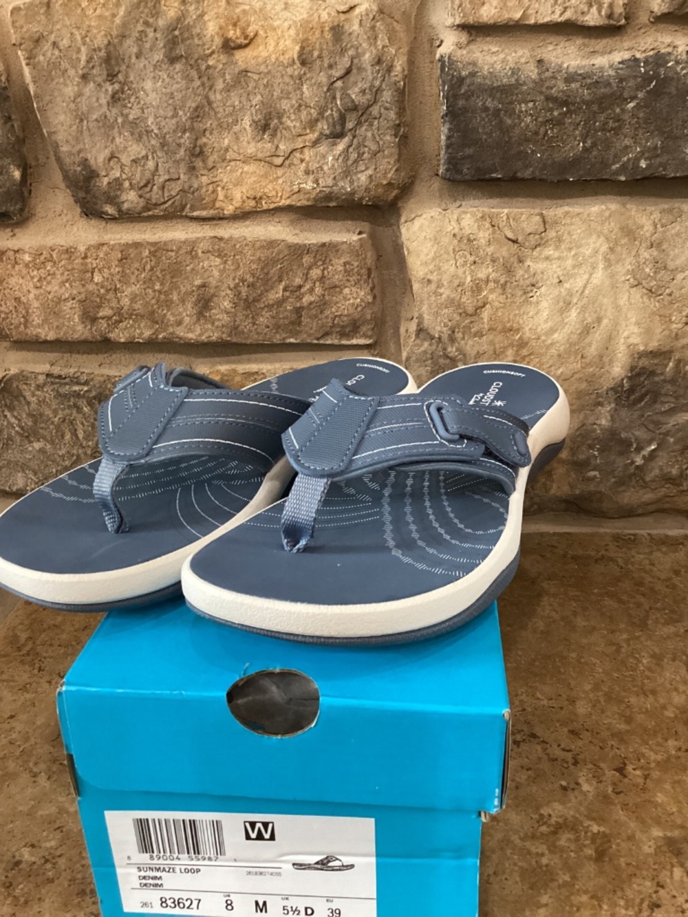 Cloudsteppers Clarks Sunmaze Loop Womens Flip Flop Sandals 8 Denim Blue NIB - Picture 4 of 8